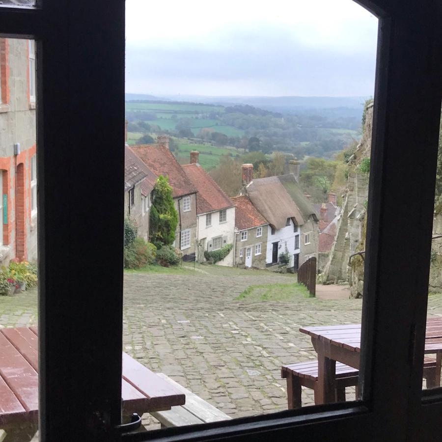 In The Centre Of Shaftesbury Apartment Exterior photo