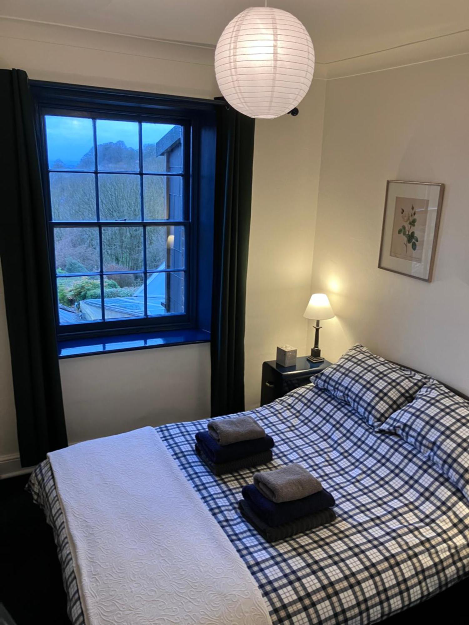 In The Centre Of Shaftesbury Apartment Room photo
