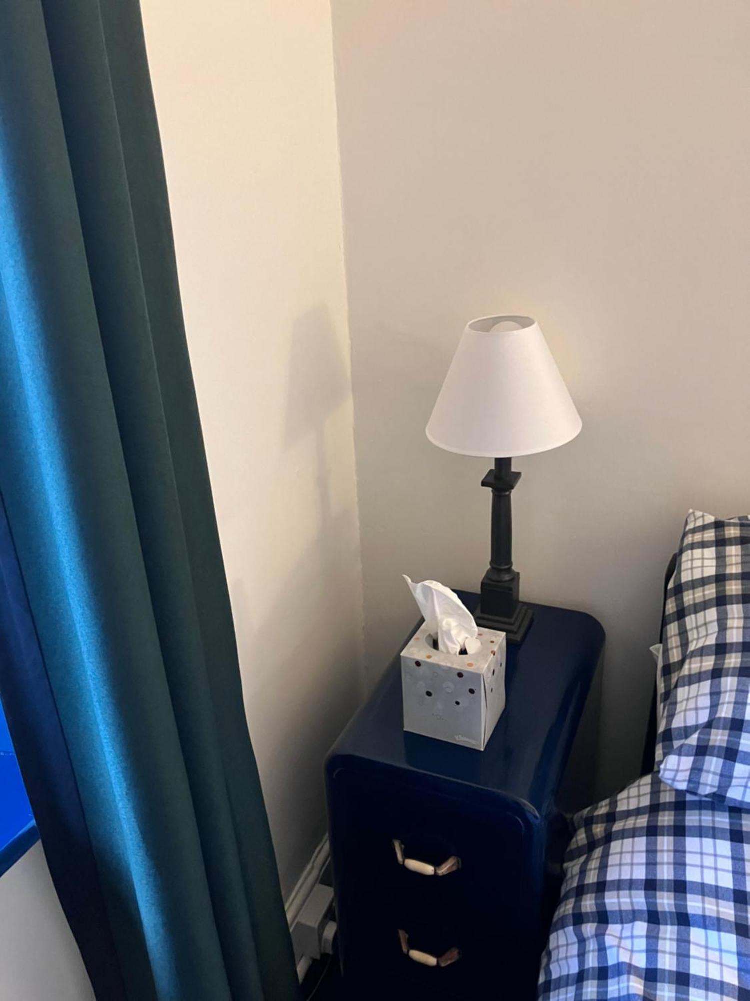 In The Centre Of Shaftesbury Apartment Room photo