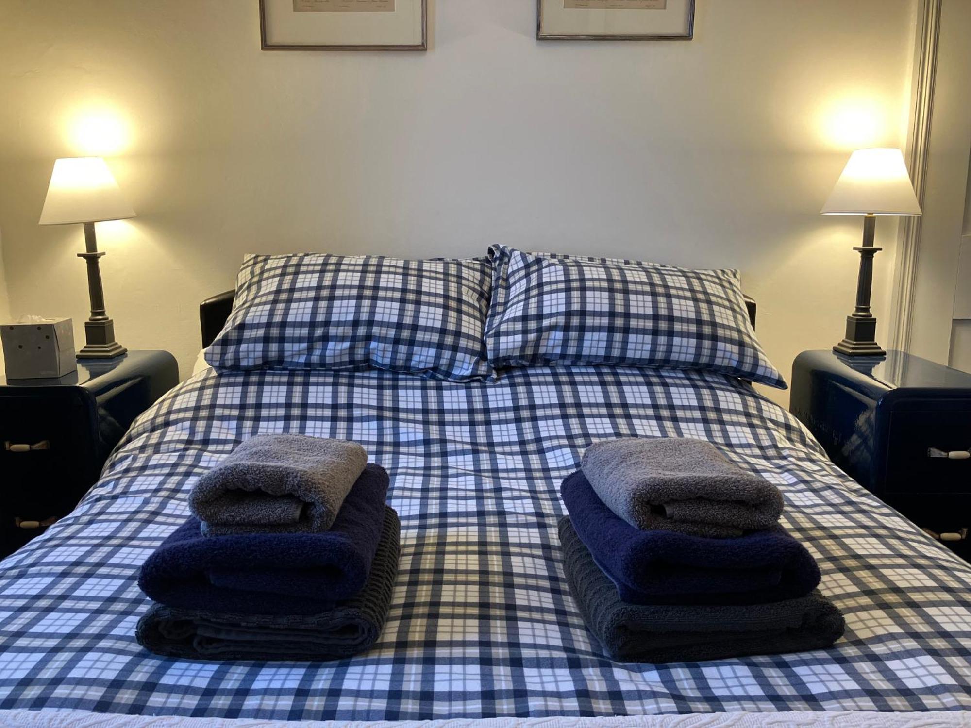 In The Centre Of Shaftesbury Apartment Room photo